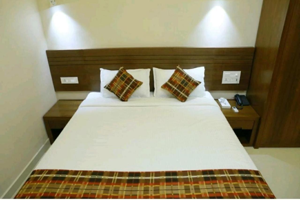 Prince Homestay & Restaurant Rudraprayāg Eksteriør billede