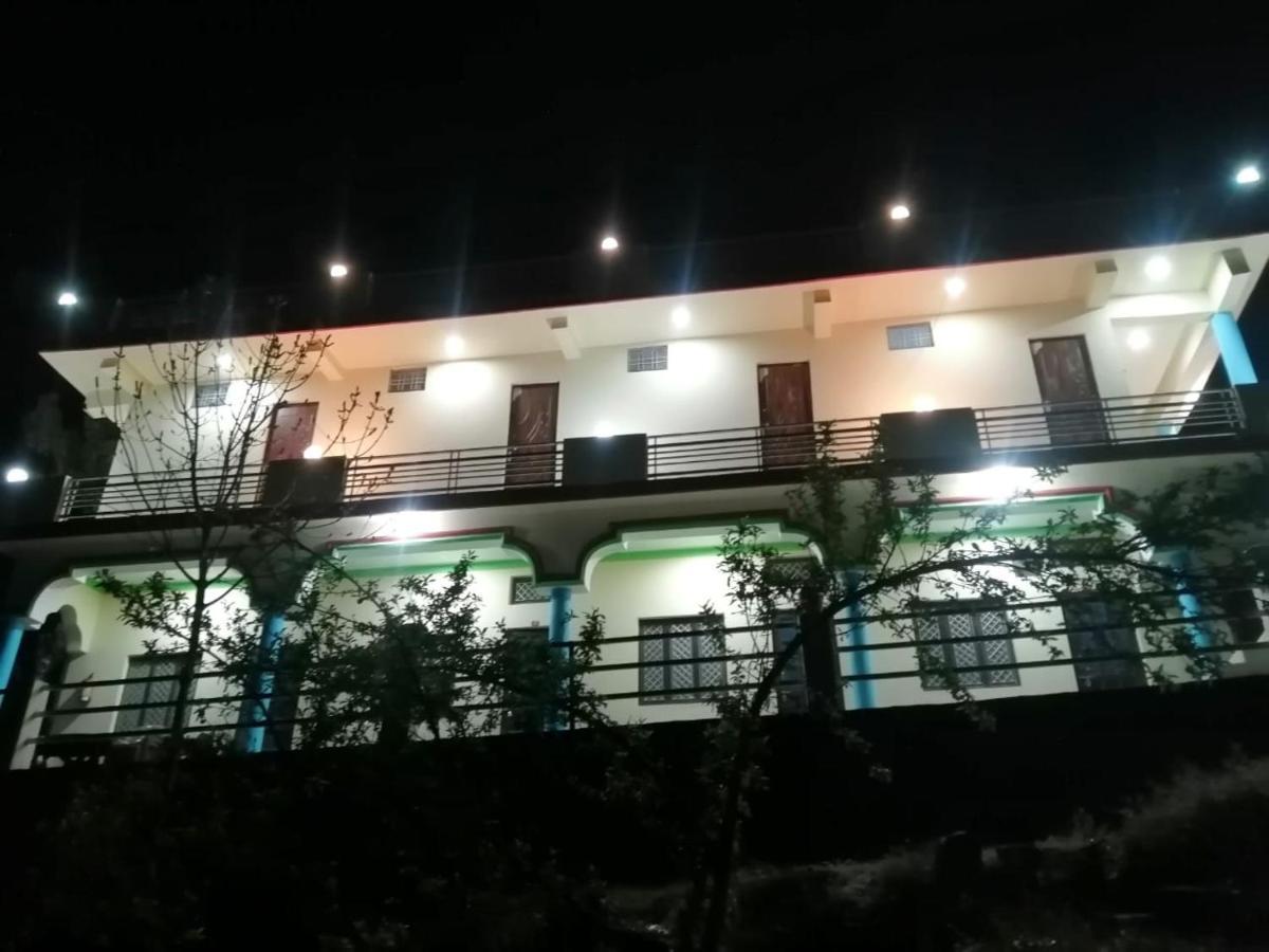 Prince Homestay & Restaurant Rudraprayāg Eksteriør billede